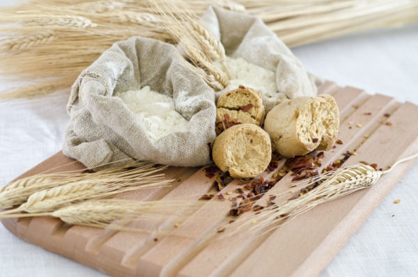 Pane biscottato al peperoncino calabrese