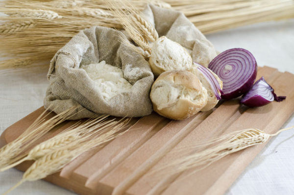 Pane biscottato alla cipolla rossa di Tropea